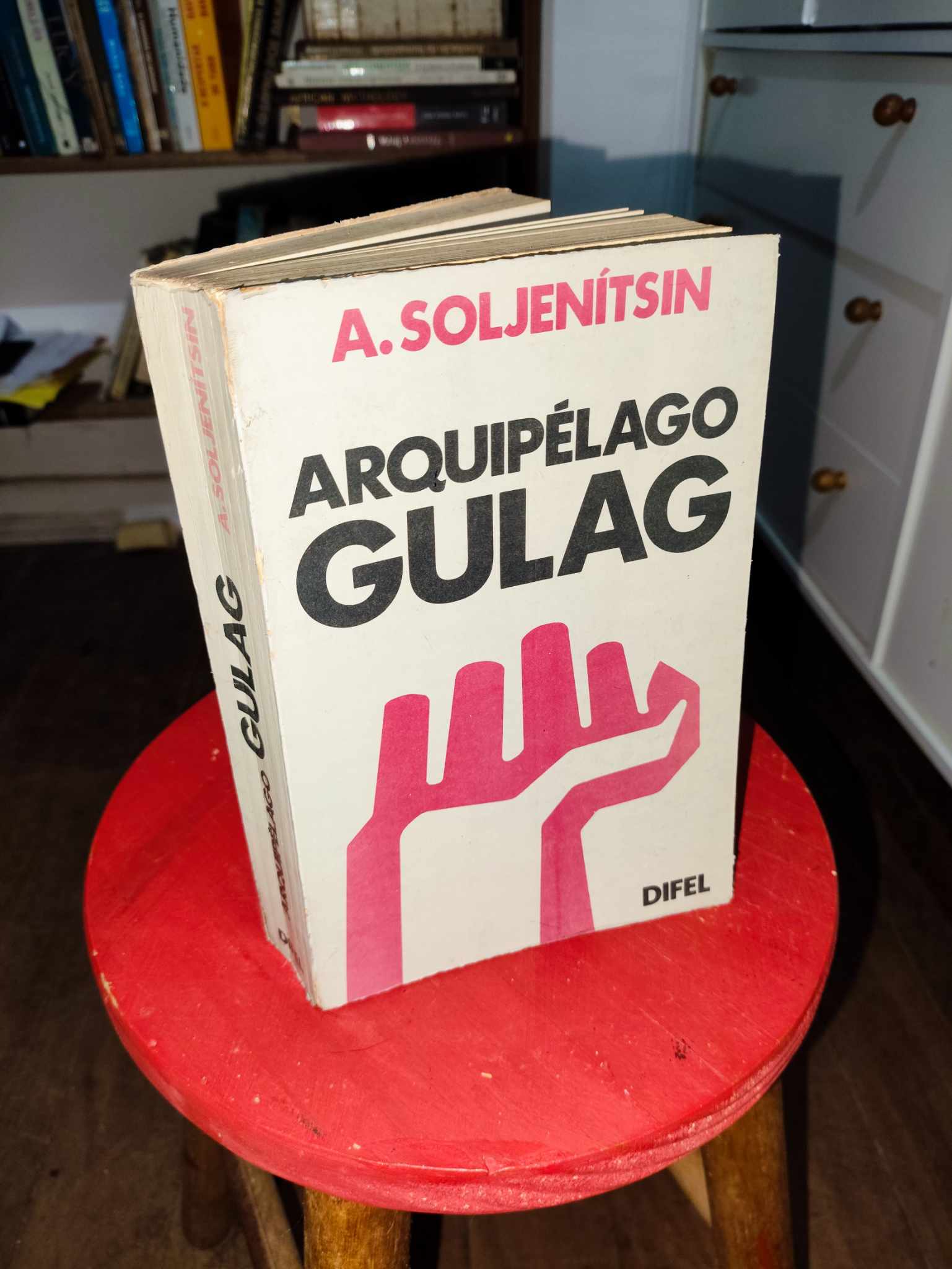 alternative text