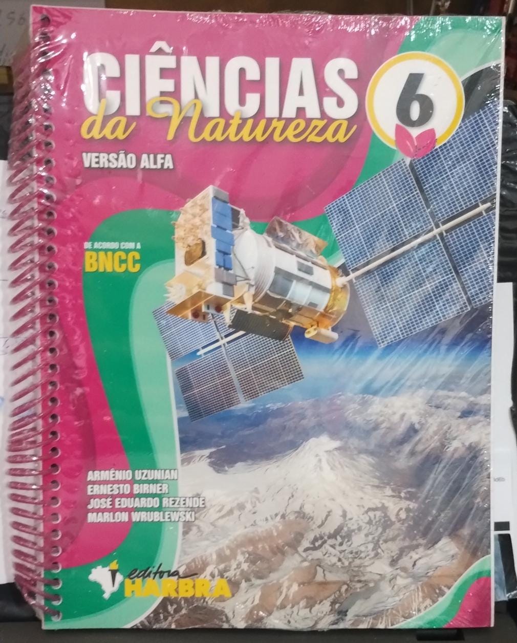 alternative text